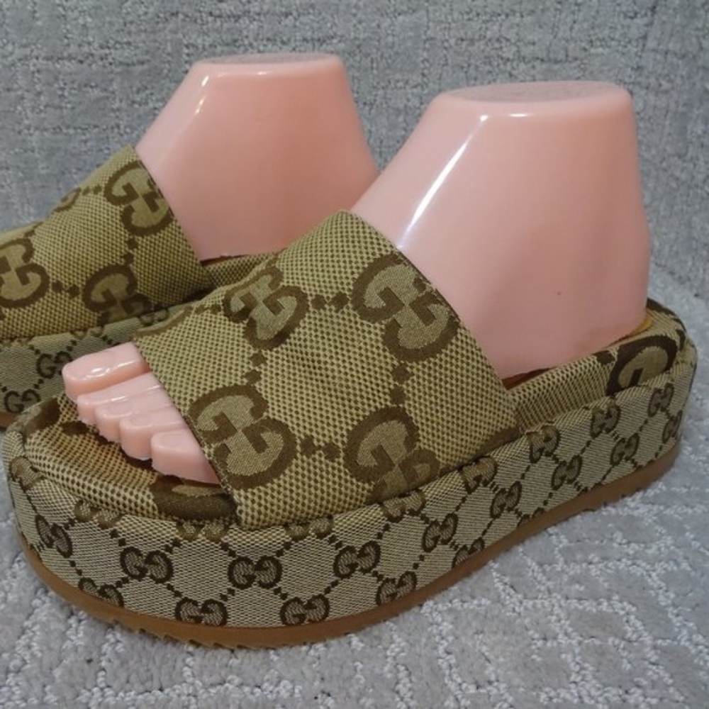 Gucci Angelina Women's Beige Supreme Platform Slide Sandals